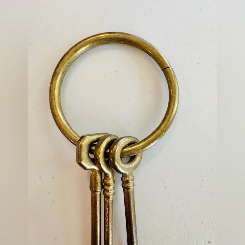 Vintage Brass Skeleton Keys on Ring - Retro Home Decor